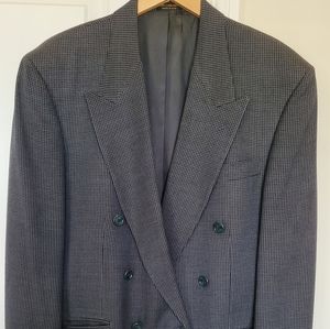 Men's blazer,medium but may fit a slightly larger person. Used but in good cond.